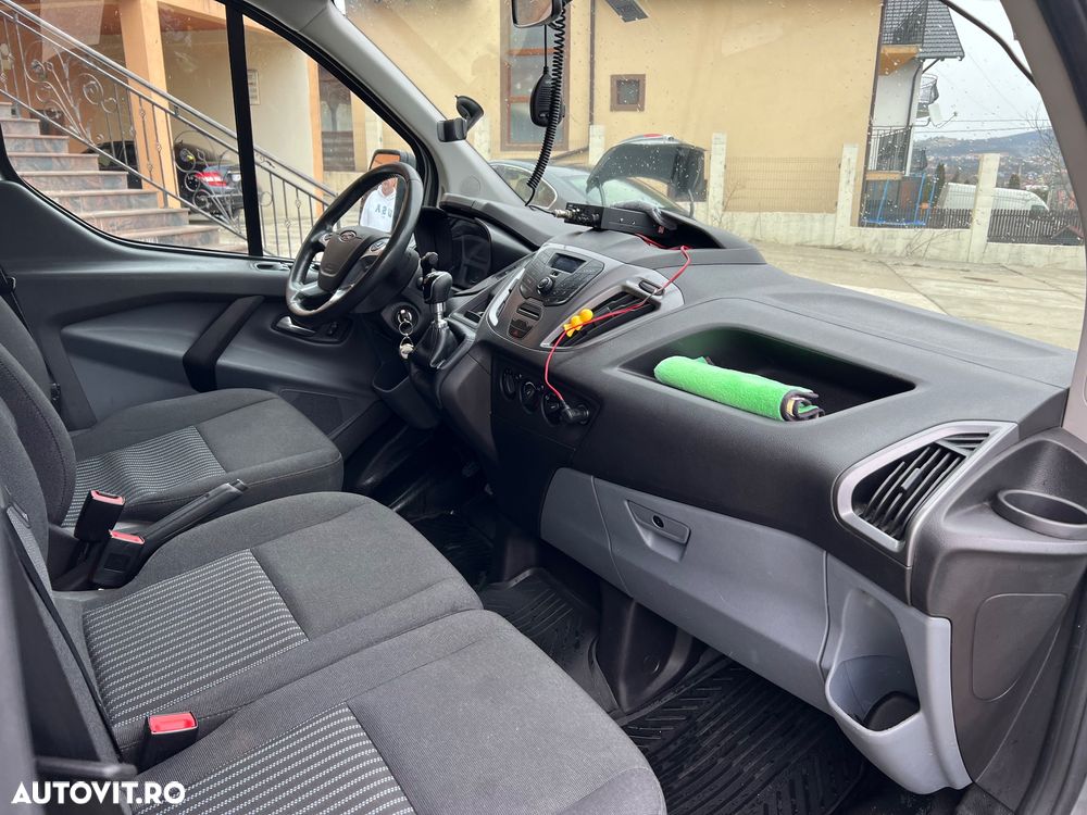 Ford TRANSIT CUSTOM - 13