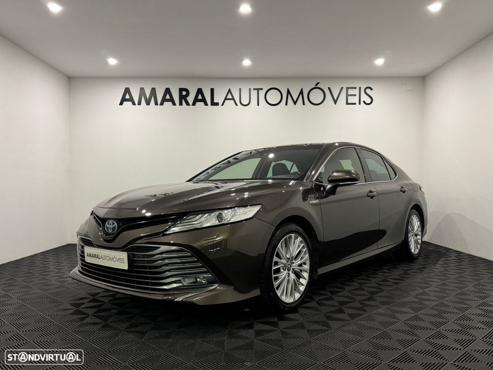 Toyota Camry 2.5 Hybrid Luxury - 2