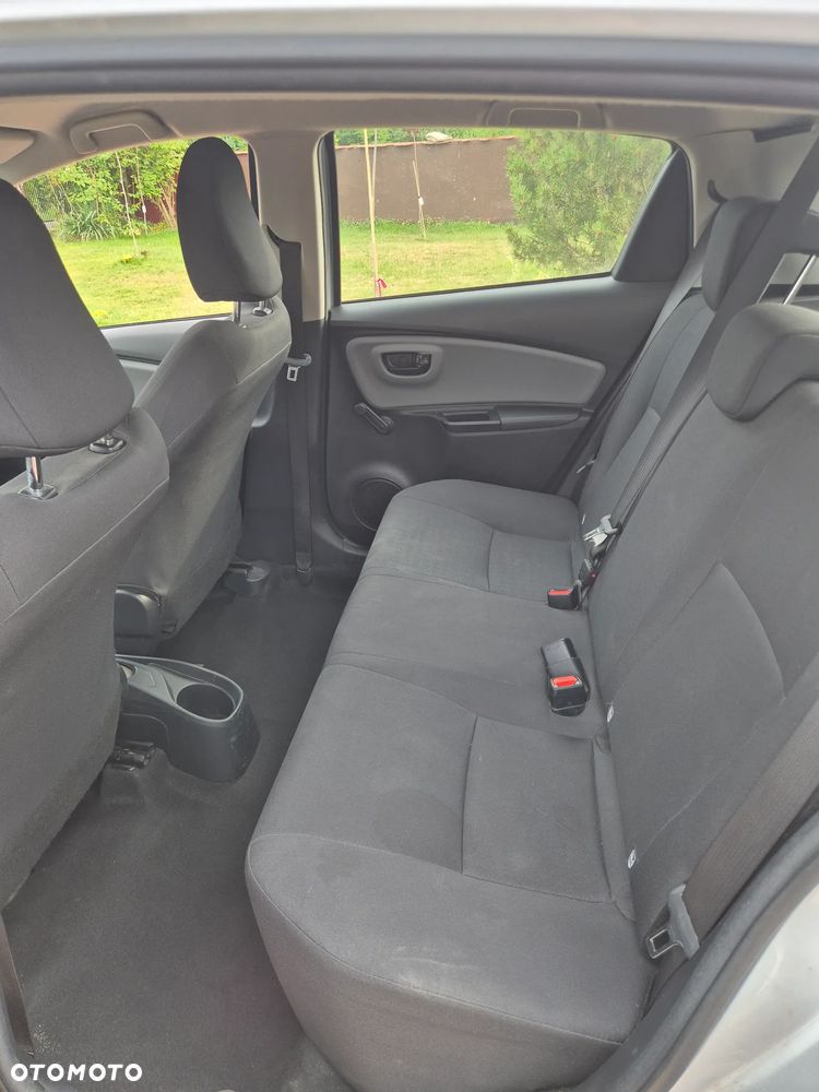 Toyota Yaris 1.5 Dynamic - 10
