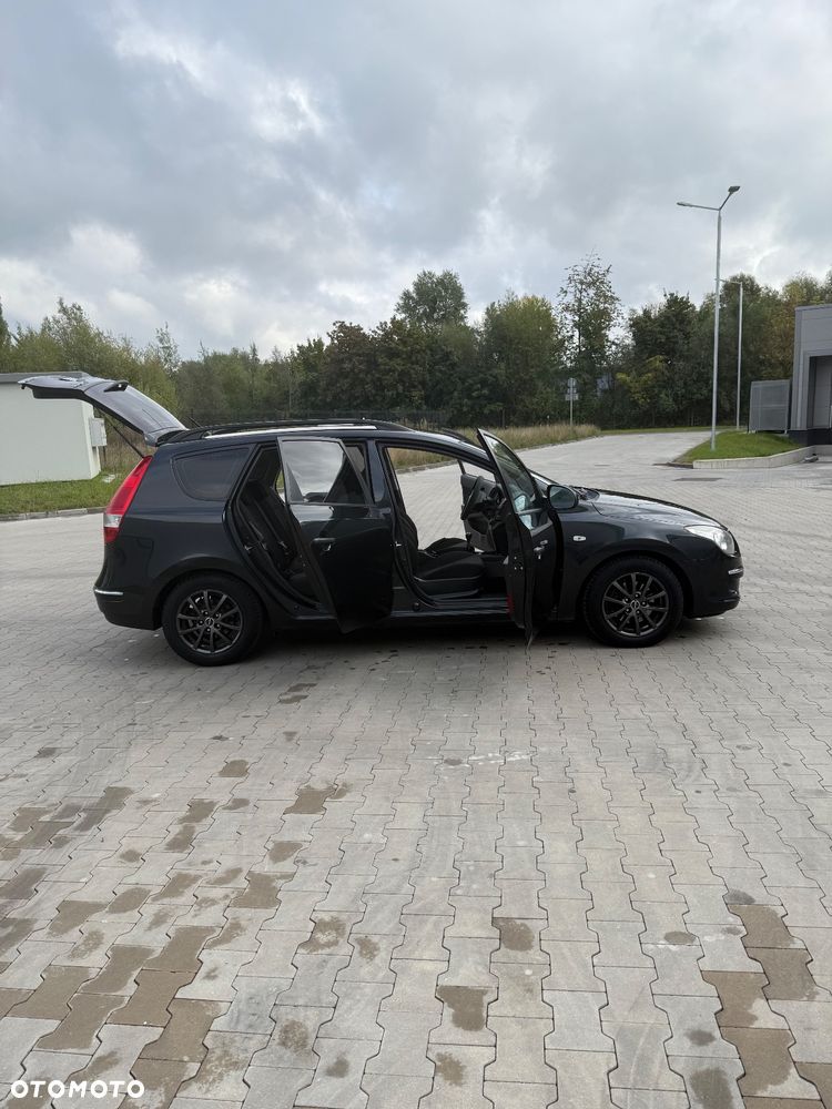 Hyundai i30 1.6 CRDi Comfort World Cup - 13