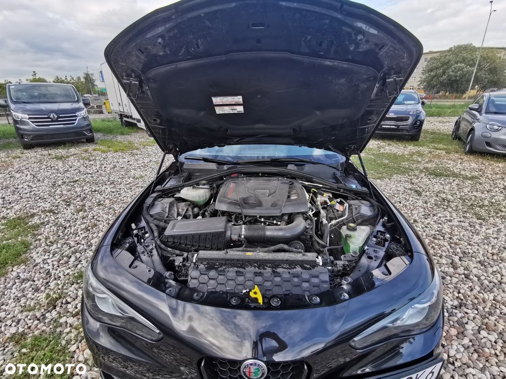 Alfa Romeo Giulia 2.0 Turbo 16V AT8-Q4 Veloce - 24