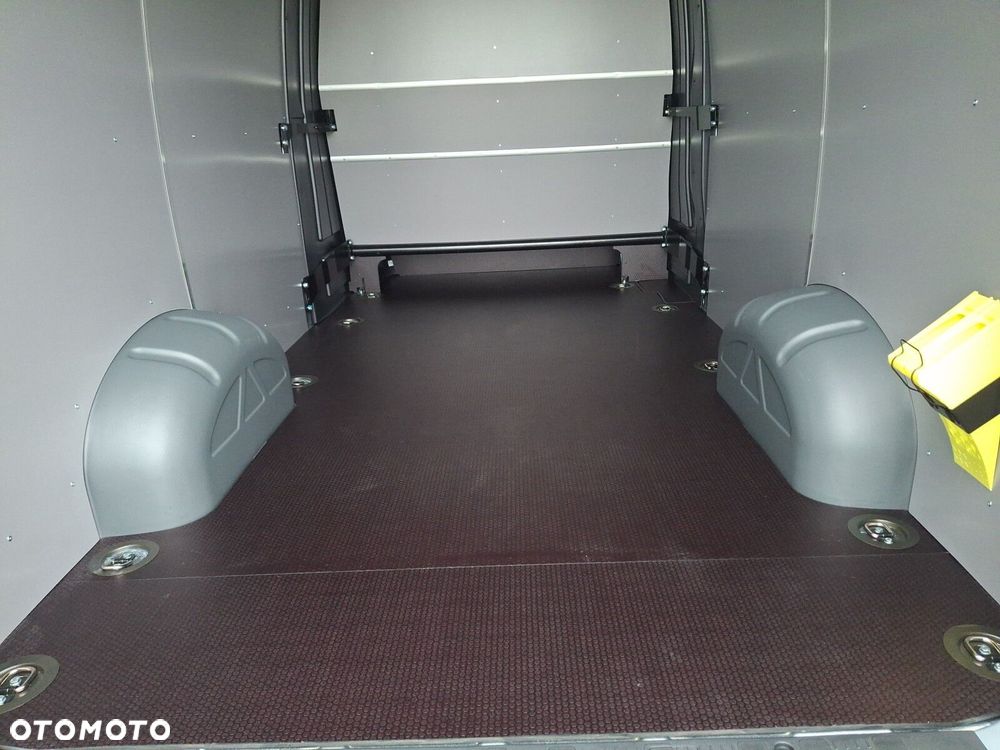 Volkswagen Crafter Brygadówka - 24