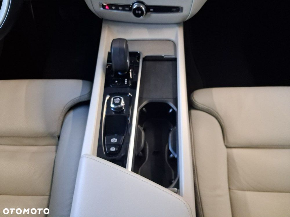 Volvo V60 Cross Country - 23