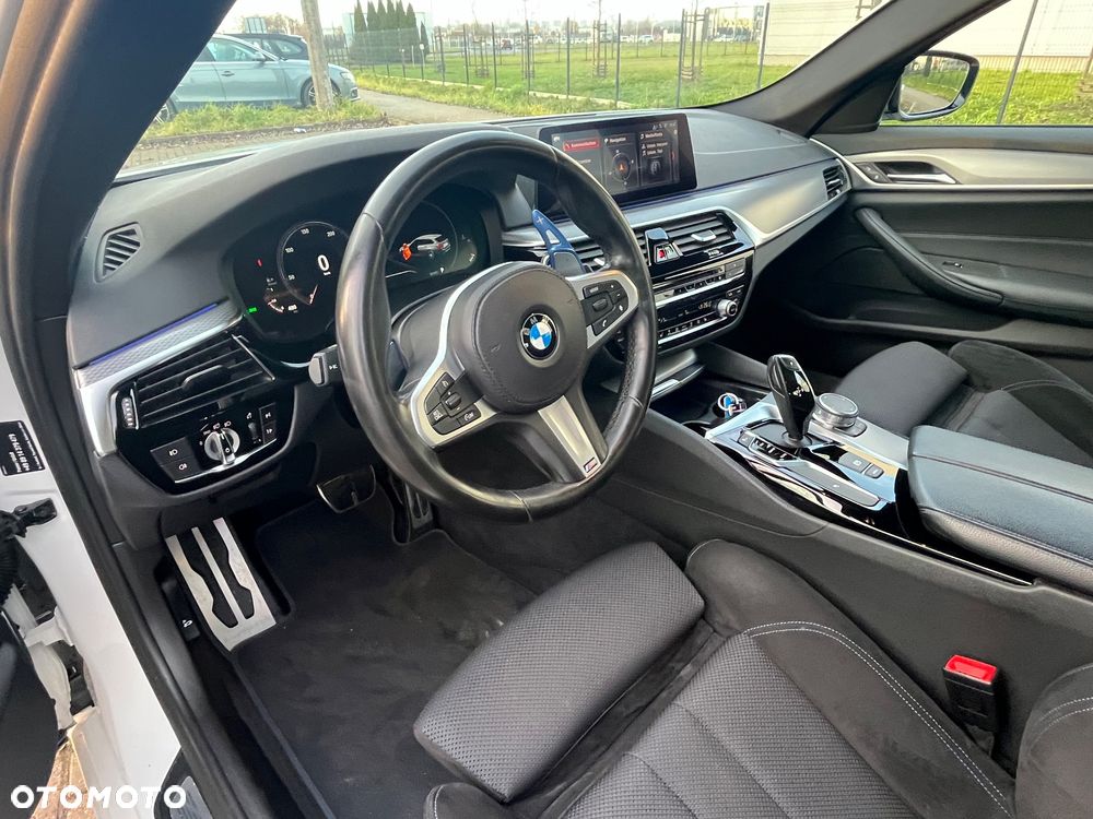 BMW Seria 5 525d M Sport sport - 12