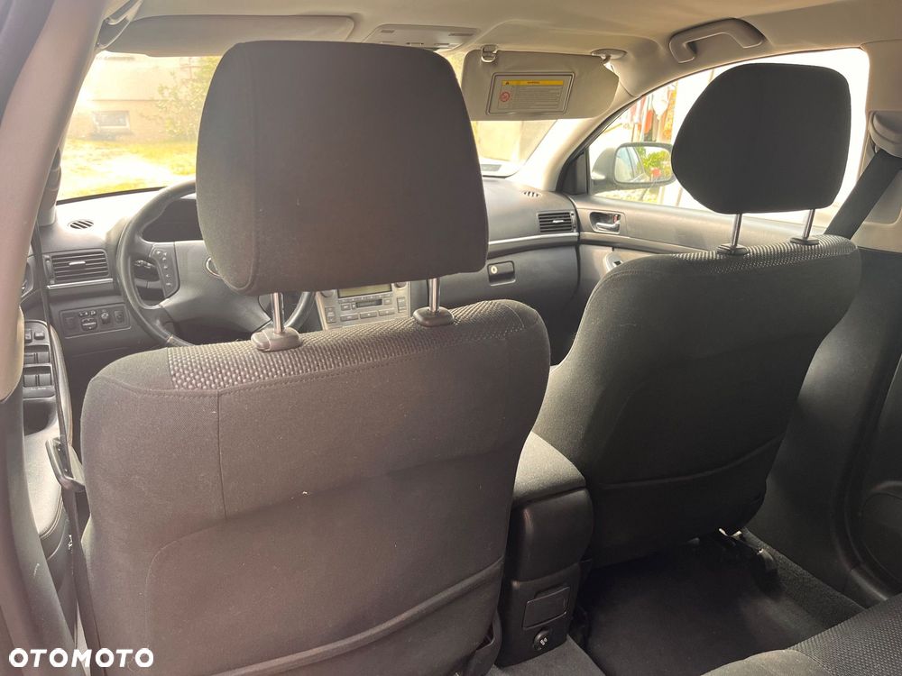 Toyota Avensis 1.8 VVT-i Sol - 13