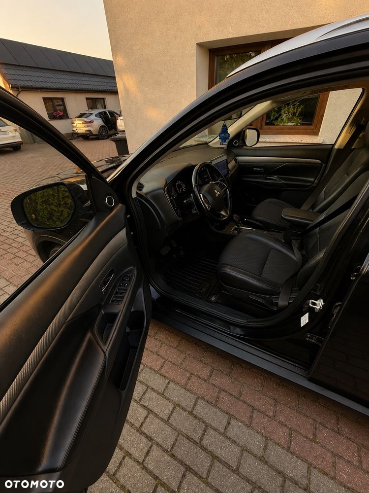 Mitsubishi Outlander 2.2 DID Intense + 4WD - 29