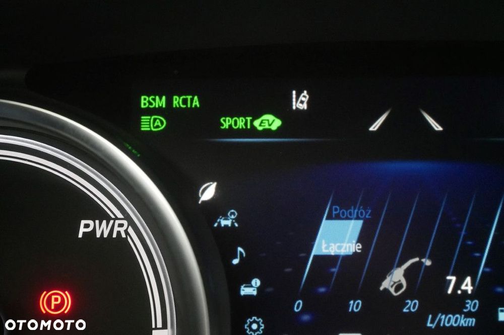 Toyota Camry 2.5 Hybrid Executive CVT - 21