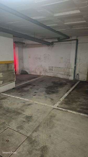 Alugo parqueamento/lugar de garagem - Grande imagem: 2/5