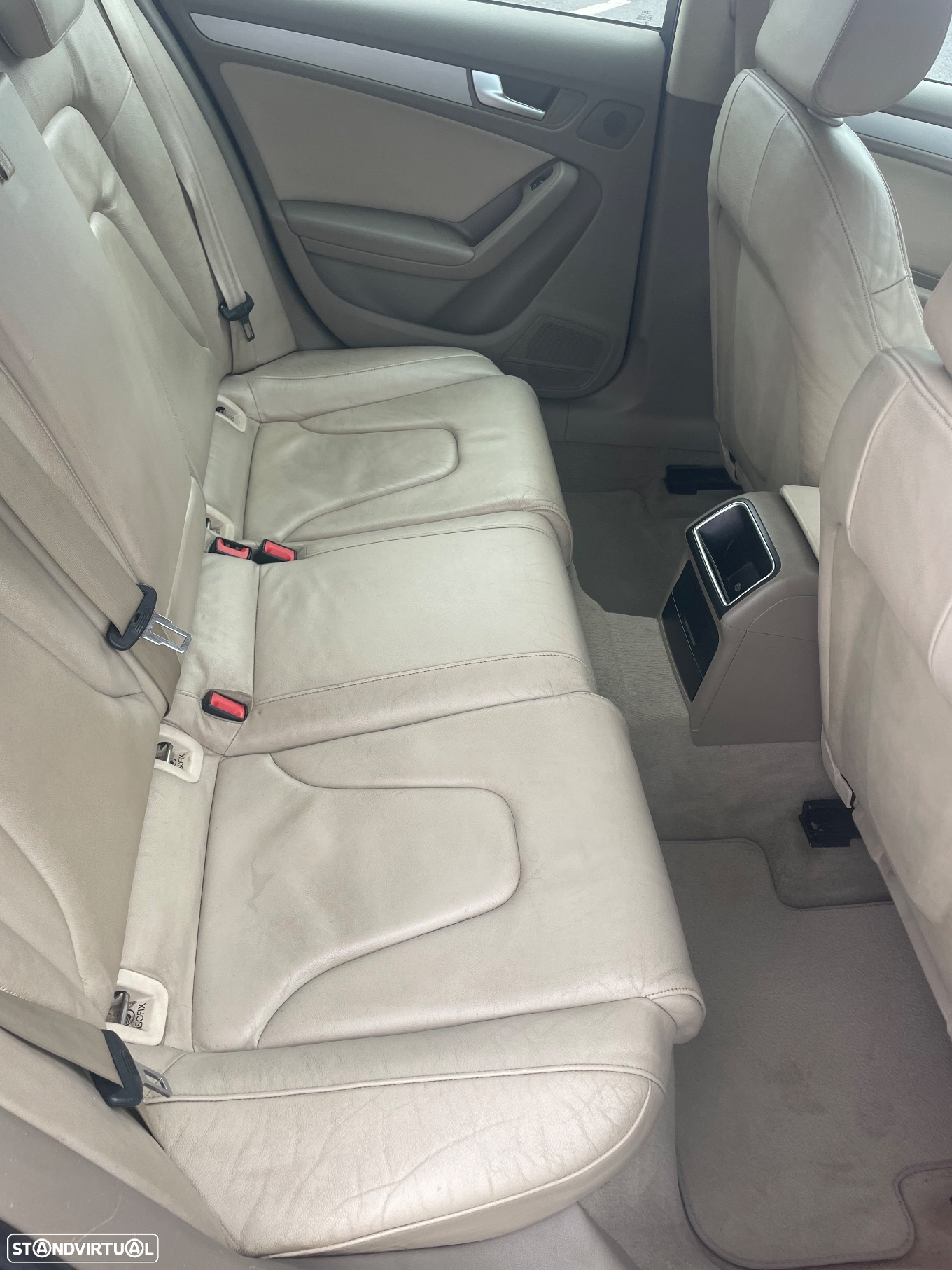 Audi A4 Avant 2.0 TDI Advance - 4