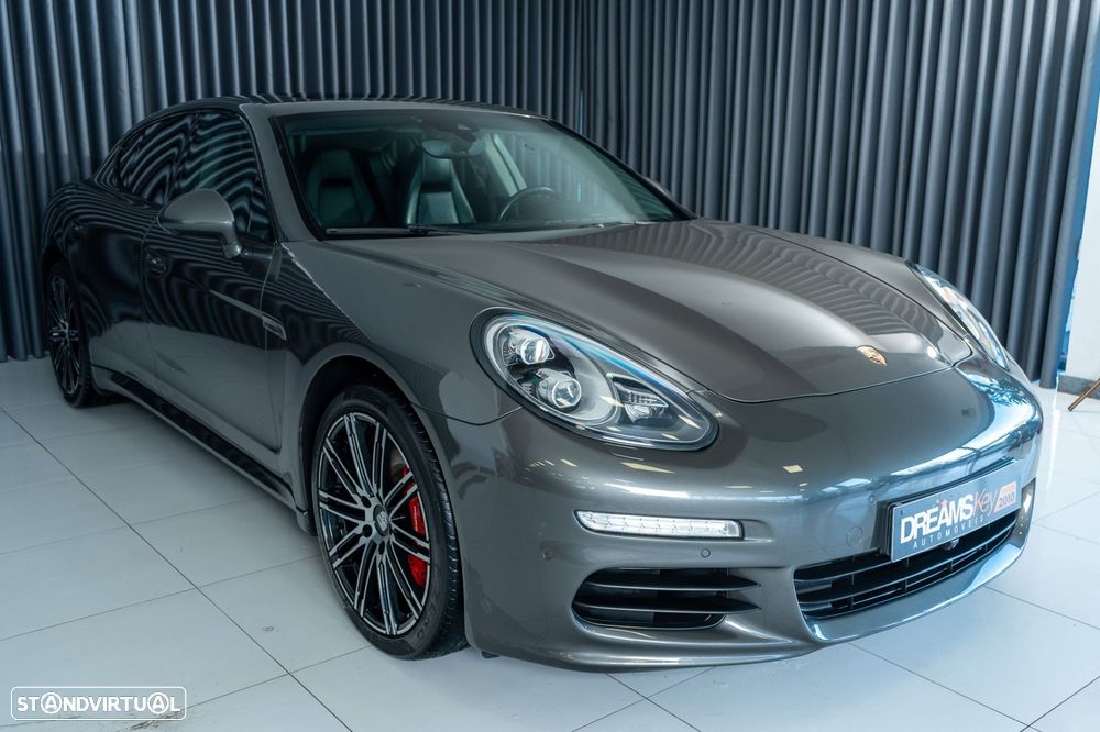 Porsche Panamera Standard - 35