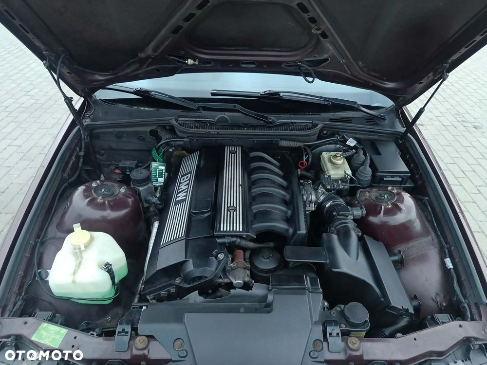 BMW Seria 3 323i - 9