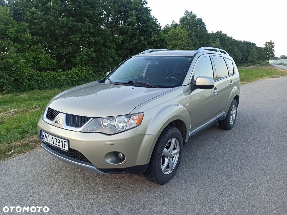 Mitsubishi Outlander 2.0 DID Intense - 2