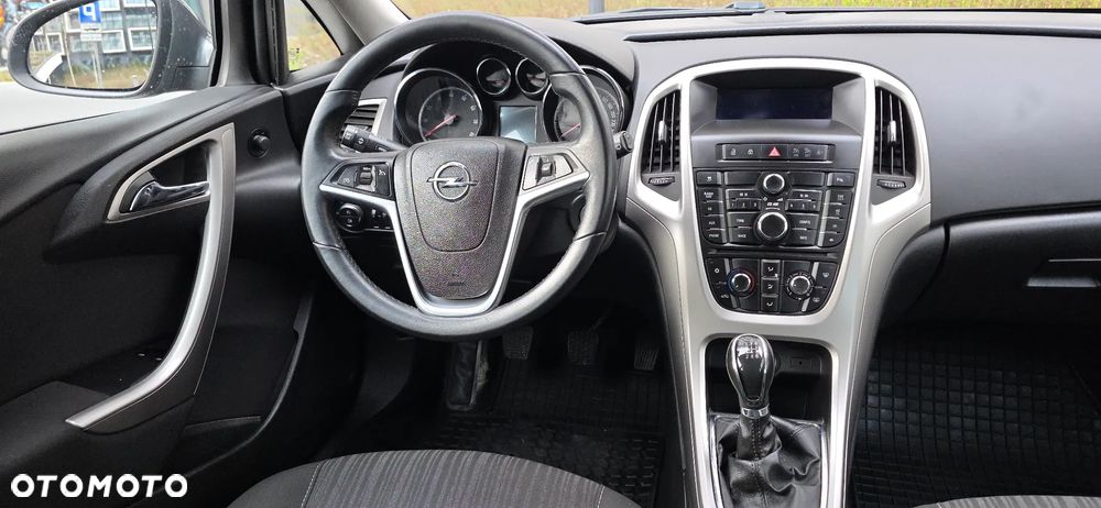 Opel Astra 1.4 Turbo Cosmo - 11