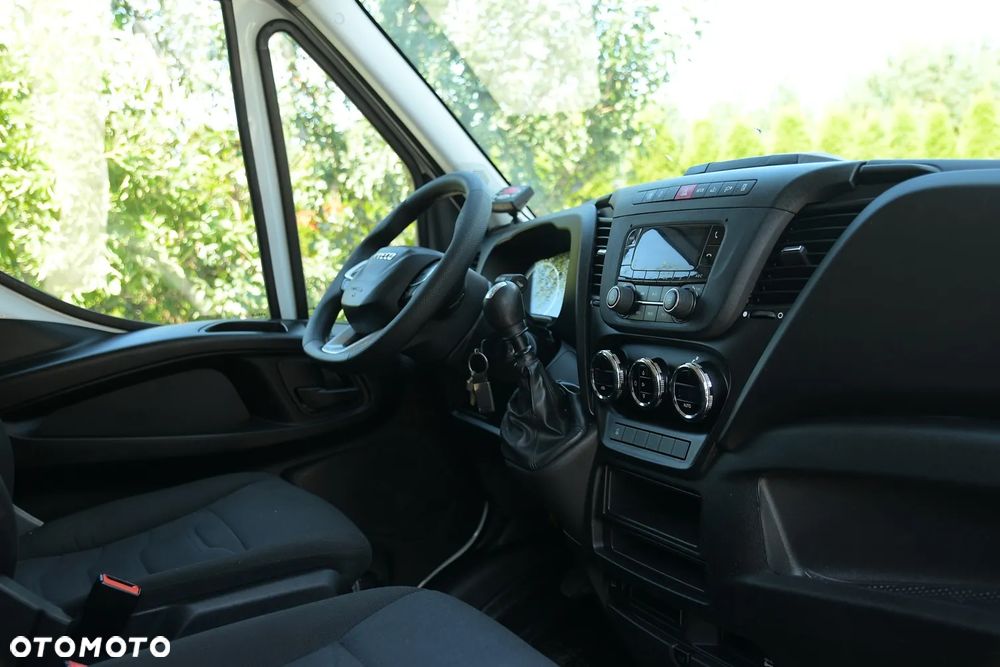Iveco DAILY 35-180 * 3.0 Diesel 180KM * CHŁODNIA CARRIER XARIOS 500 * SUPER STAN! - 22