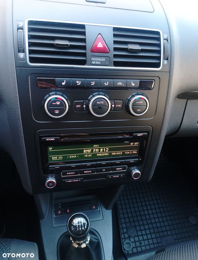 Volkswagen Touran - 18
