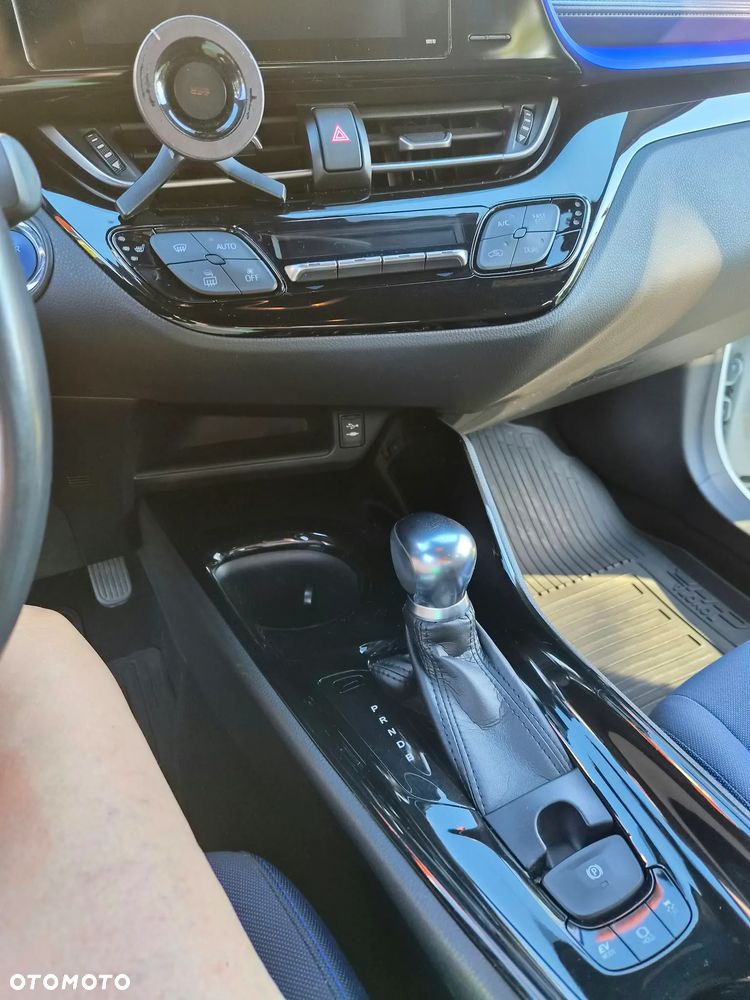 Toyota C-HR - 11