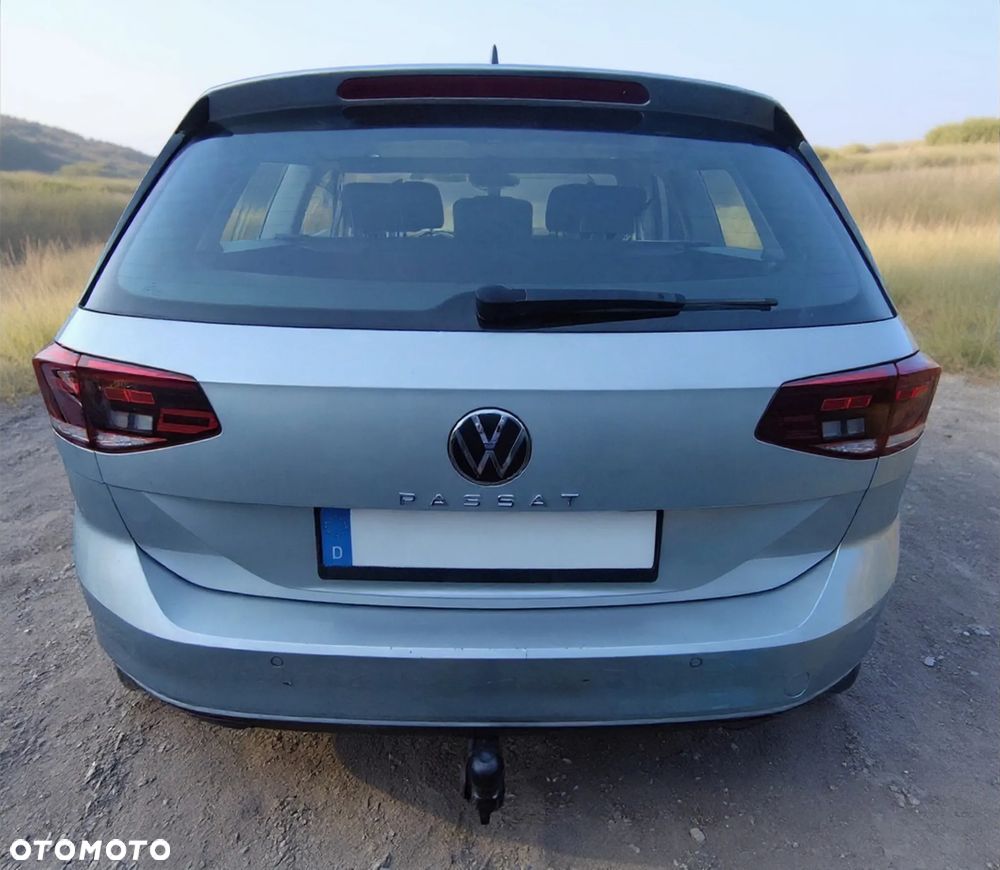 Volkswagen Passat 2.0 TDI SCR DSG Conceptline - 14