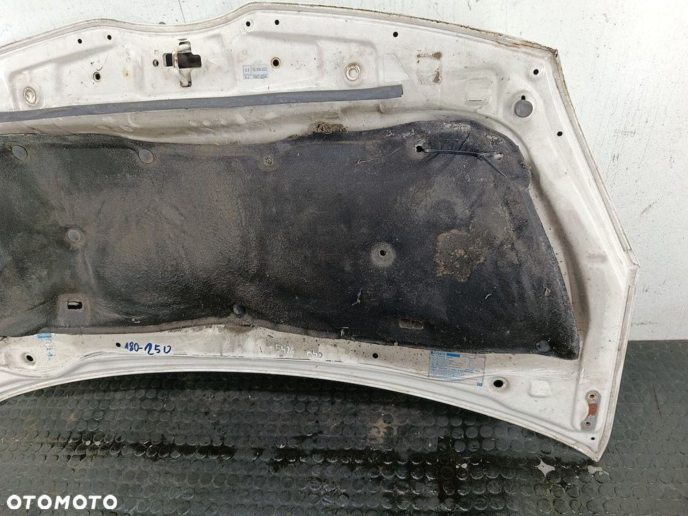 MASKA TOYOTA COROLLA VERSO II 040 - 8