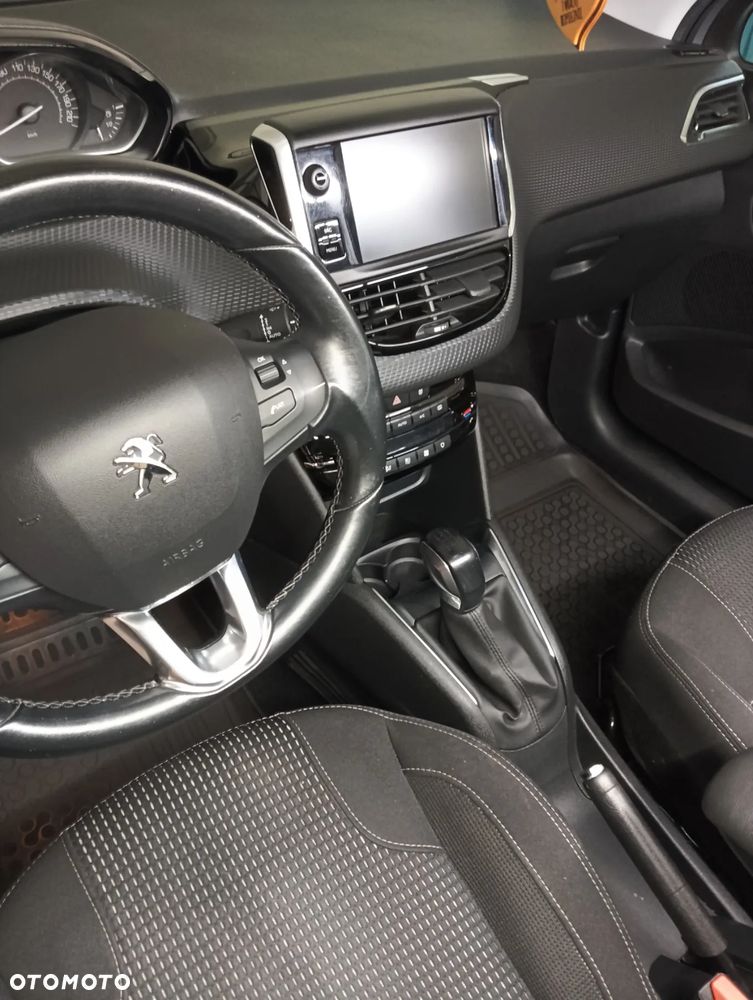 Peugeot 208 1.2 PureTech Allure - 13