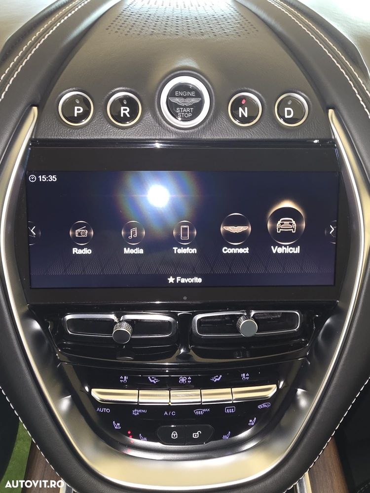 Aston Martin DBX - 11