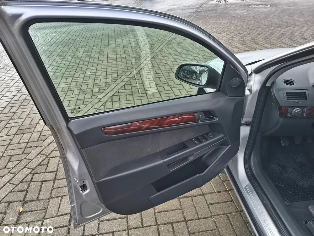 Opel Astra 1.6 Enjoy - 26