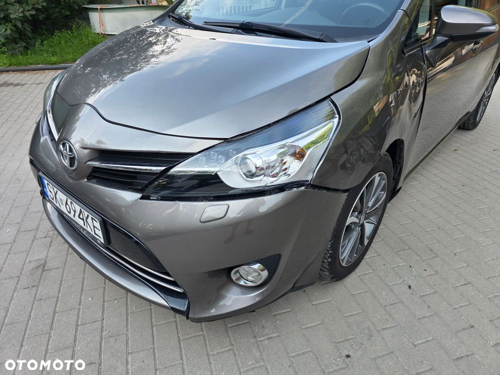Toyota Verso 1.8 Premium 7os - 4