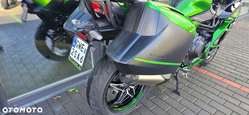 Kawasaki H2 - 18