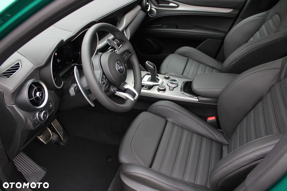 Alfa Romeo Stelvio 2.0 Turbo Veloce Q4 - 12