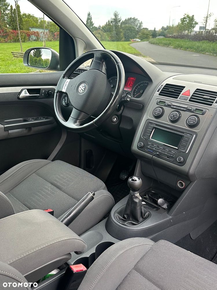 Volkswagen Touran 2.0 TDI DPF Comfortline - 4
