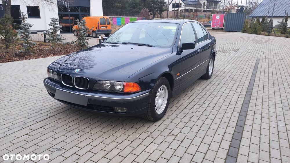 BMW Seria 5 528i - 1