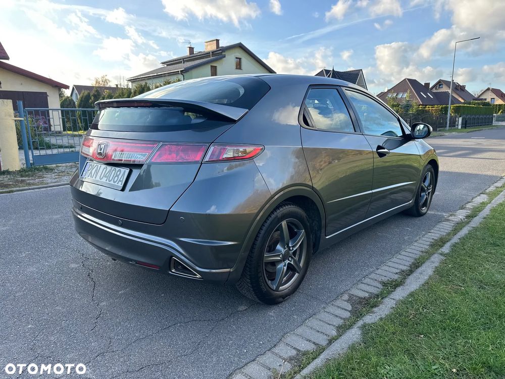 Honda Civic 1.8i-VTEC Automatik Executive - 3