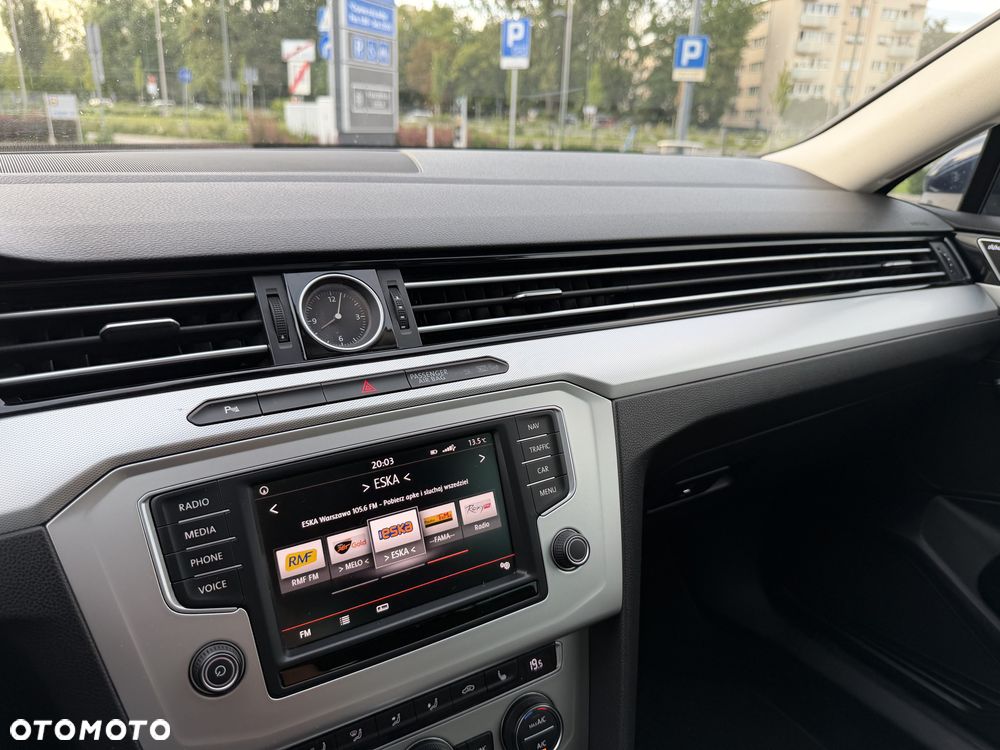 Volkswagen Passat 2.0 TDI SCR (BlueMotion Technology) DSG Comfortline - 16