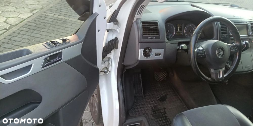 Volkswagen Multivan - 19