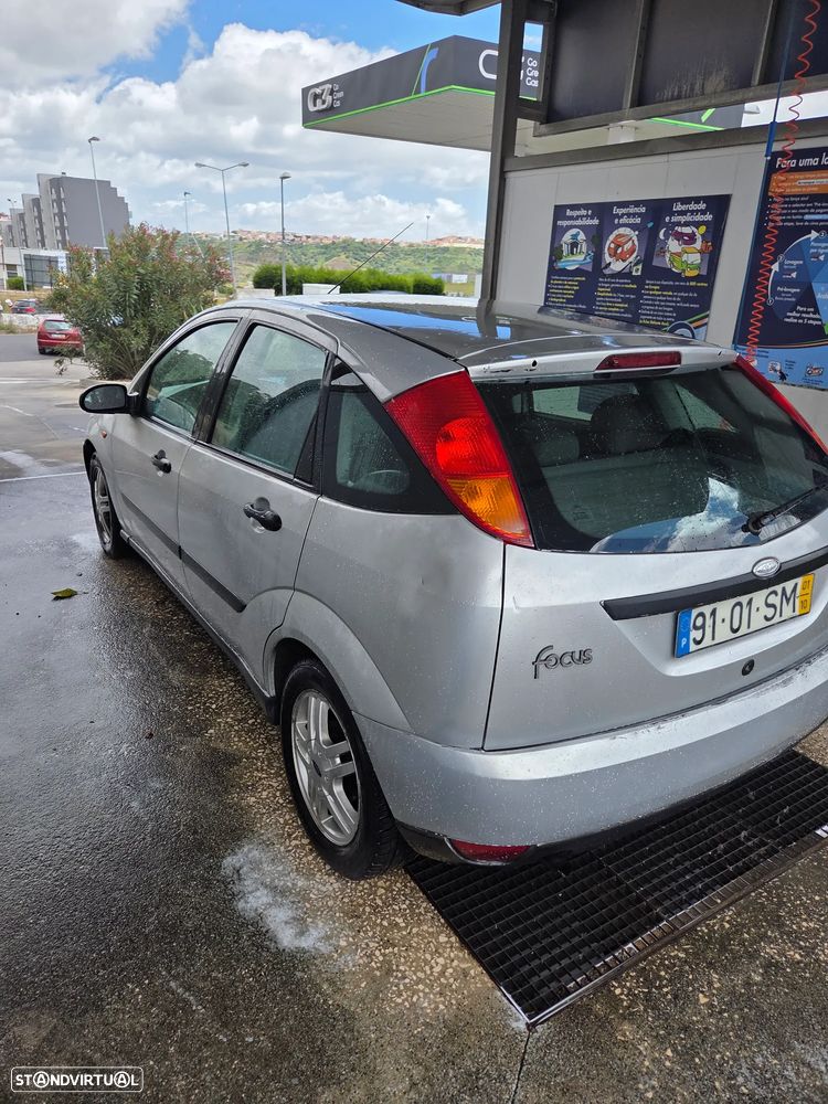 Ford Focus 1.6 Ghia - 6