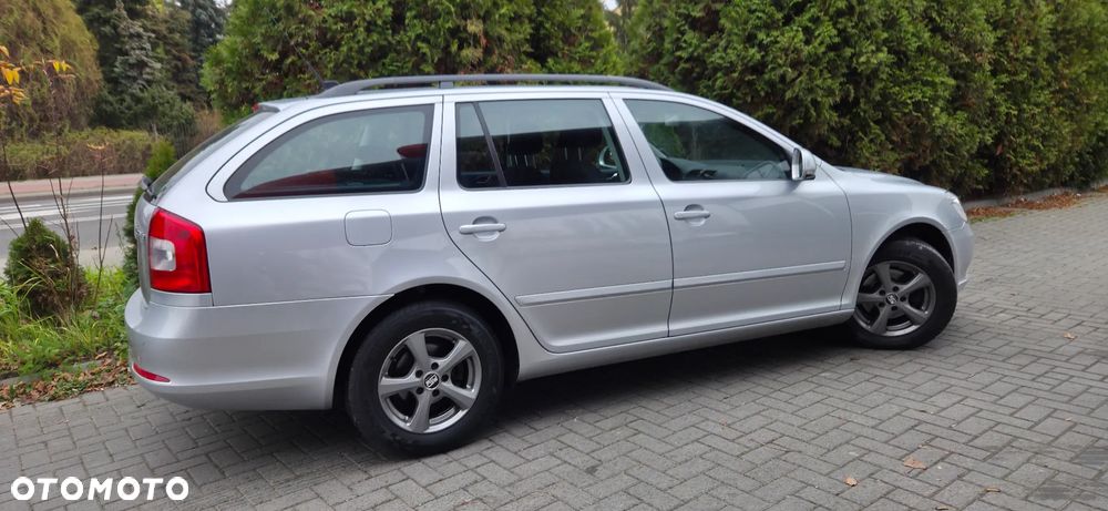Skoda Octavia 1.6 TDI DPF Ambiente - 16