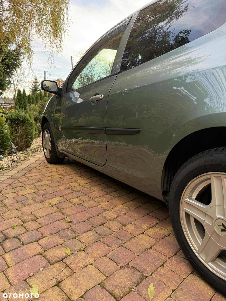 Renault Clio - 15