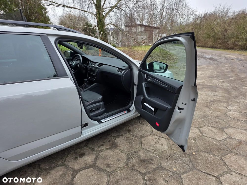 Skoda Octavia 2.0 TDI DSG RS - 15