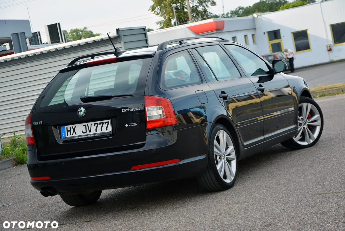 Skoda Octavia Combi 2.0 TDI CR DPF DSG RS - 14