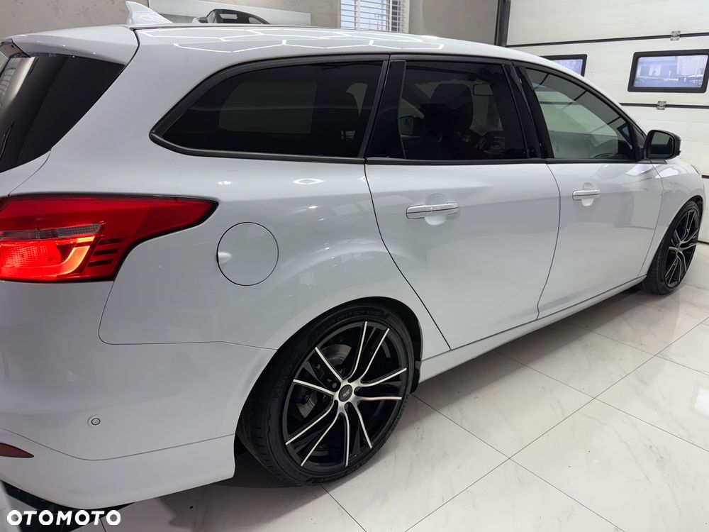 Ford Focus 1.5 TDCi DPF Start-Stopp-System ST-Line - 10