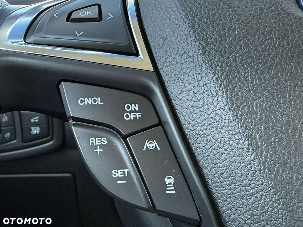 Ford Edge - 21