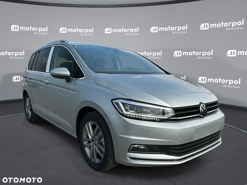 Volkswagen Touran - 12