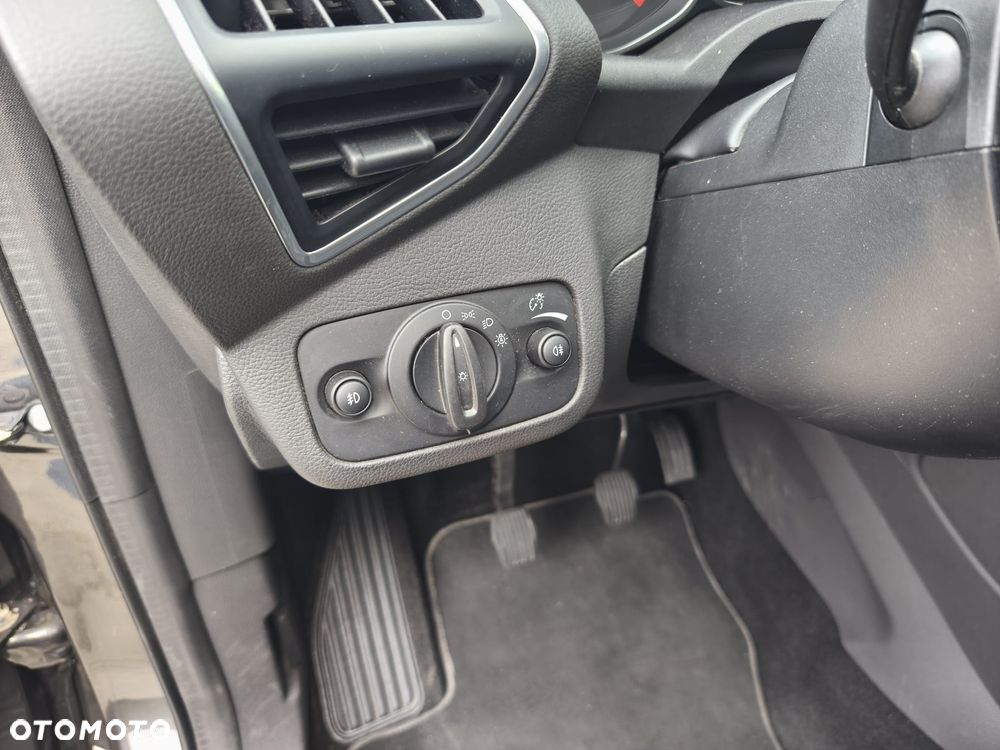 Ford Kuga 2.0 TDCi 2x4 Titanium - 24