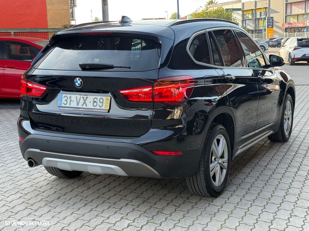 BMW X1 16 d sDrive Auto Line Sport - 4