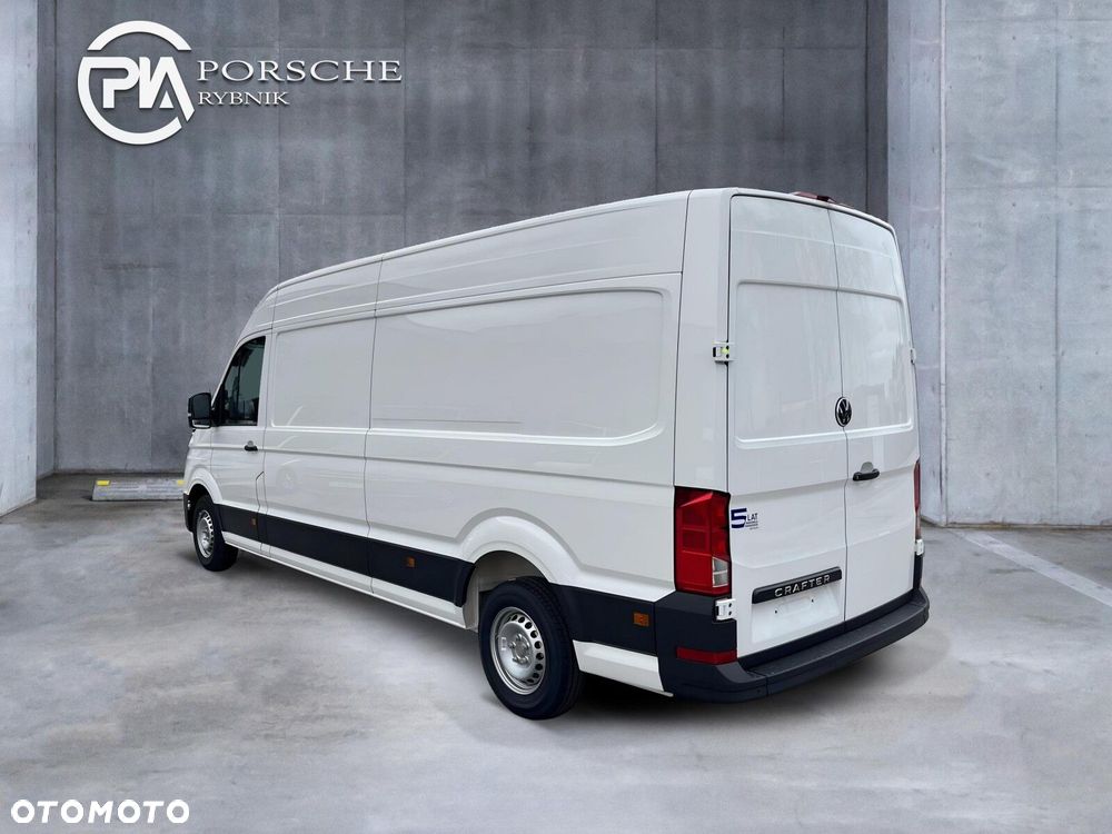Volkswagen Crafter 35 Furgon z wysokim dachem silnik: 2,0 l EU6 SCR 140 KM / skrzynia biegów: Przedni napęd manualna 6-biegowa rozstaw osi: 4490 mm - 8