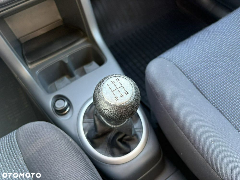 Suzuki Swift 1.3 Club dance - 24