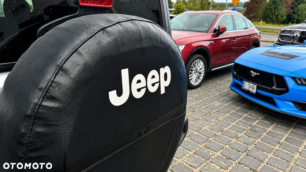 Jeep Wrangler - 14