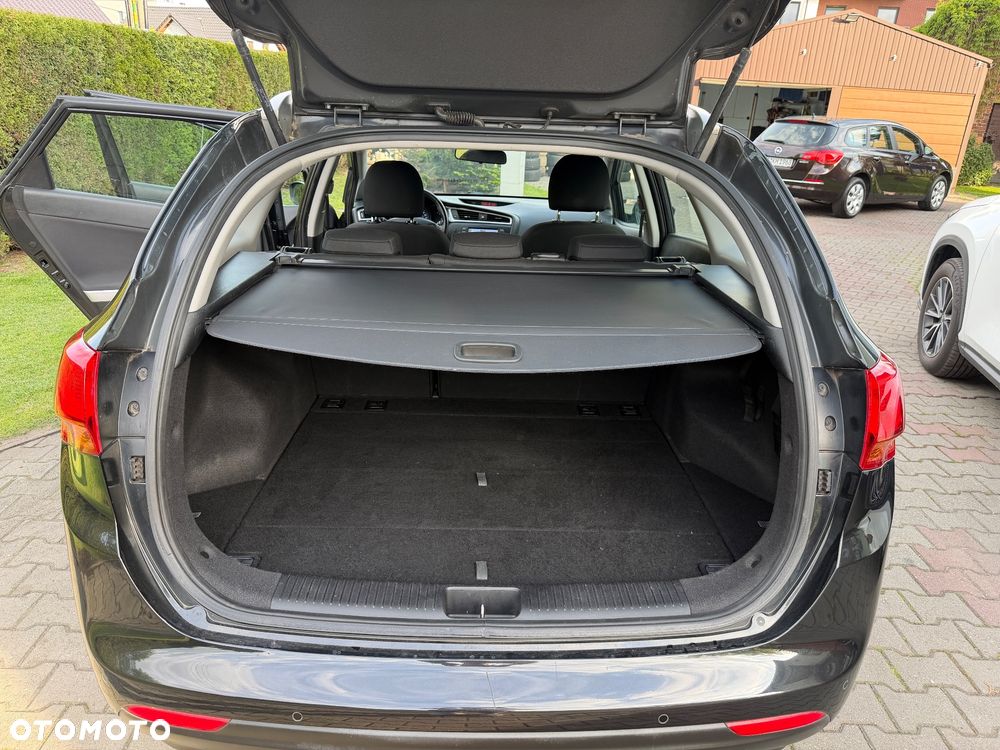 Kia Ceed 1.6 GDI ISG Platinum Edition - 23