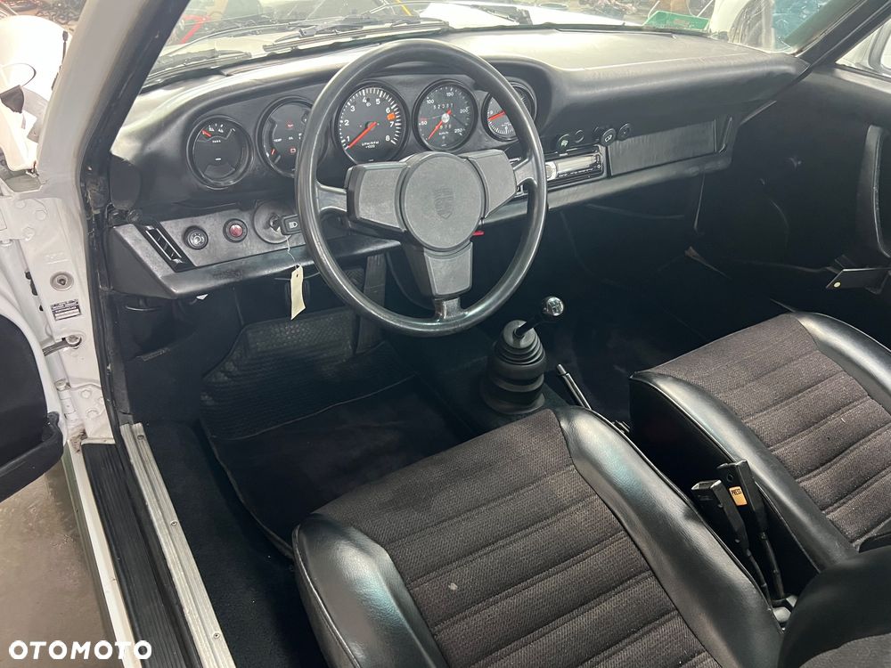 Porsche 911 - 19