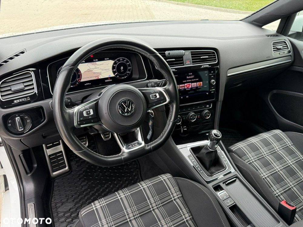 Volkswagen Golf VII 2.0 TDI BMT GTD - 15