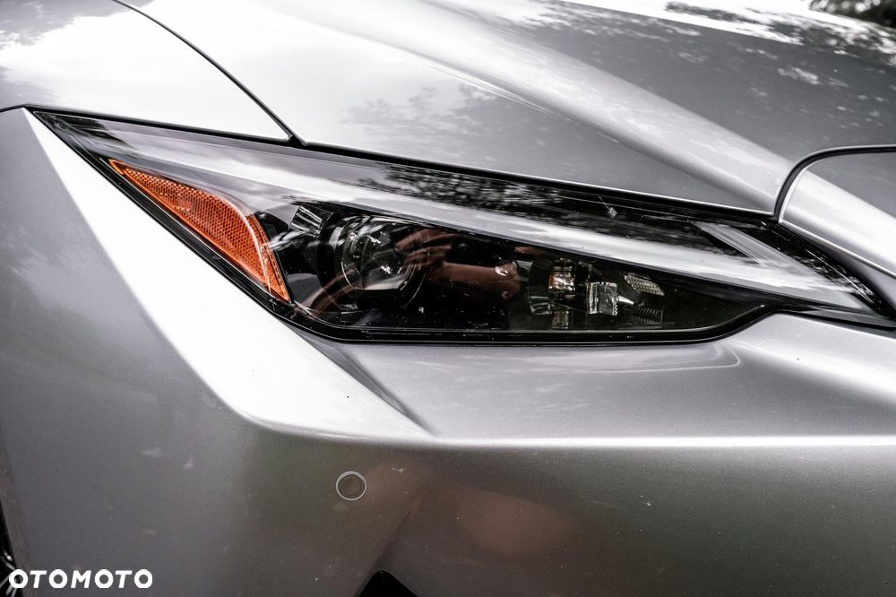 Lexus IS - 13
